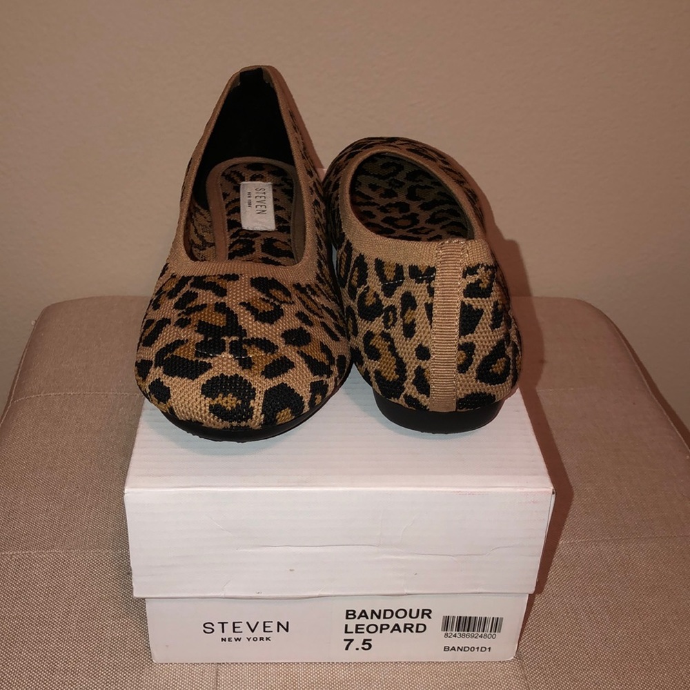 NWT Steven New York Leopard Cheetah Flats